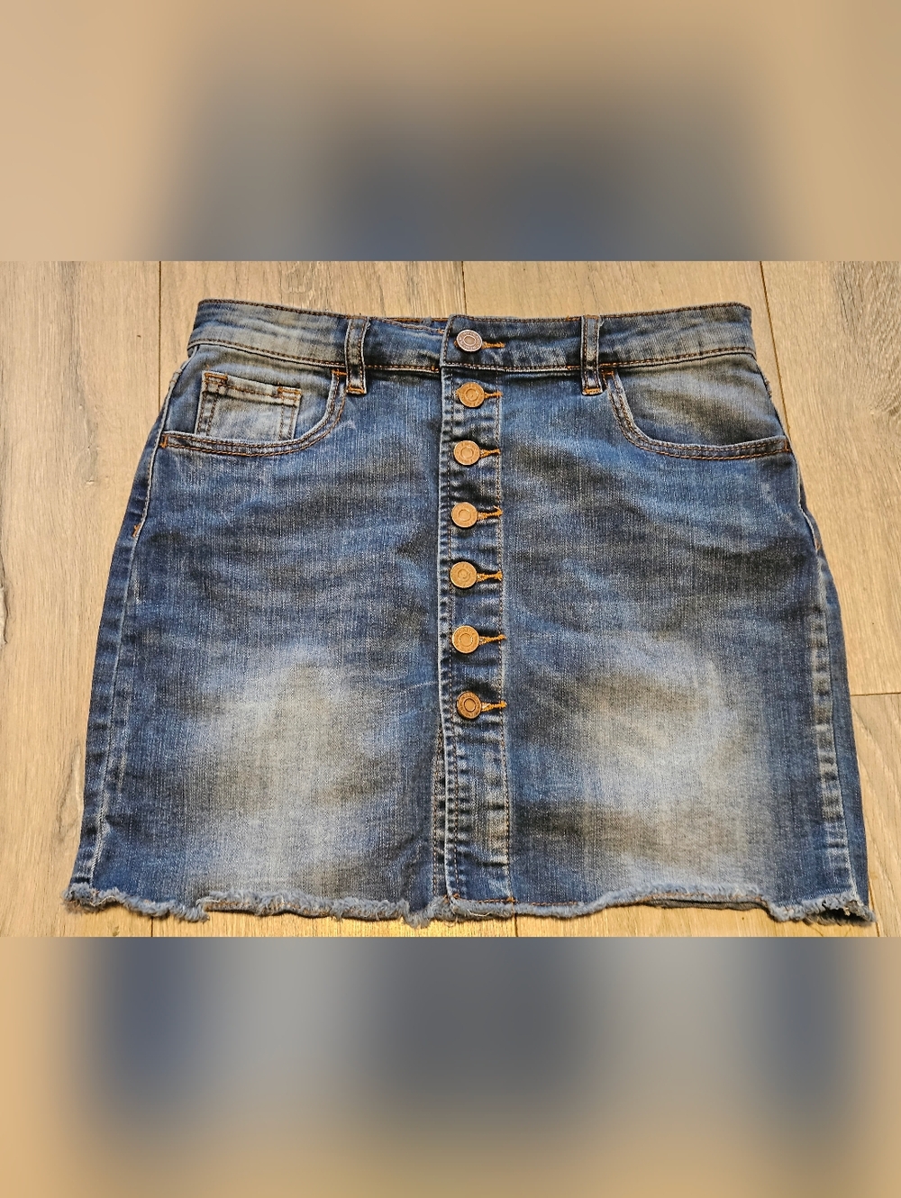 Indigo Rein Women's Denim Skirt Button-front Frayed Hem (Waist 29 in)